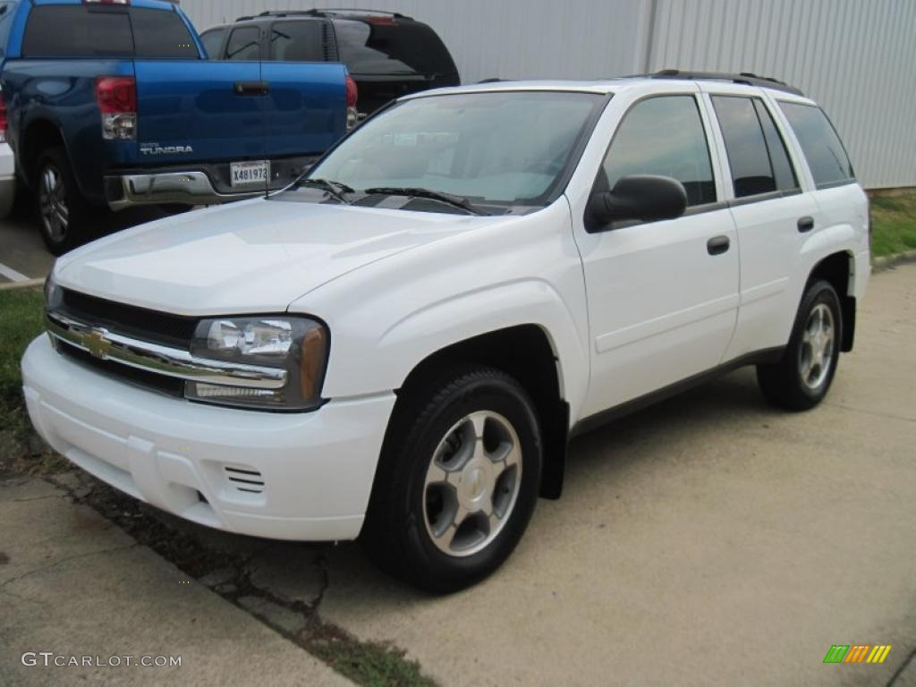 2007 TrailBlazer LT 4x4 - Summit White / Light Gray photo #1