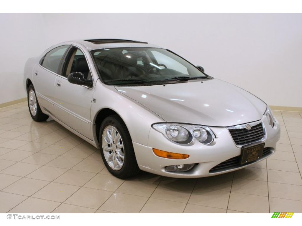 2004 300 M Sedan - Bright Silver Metallic / Dark Slate Gray photo #1