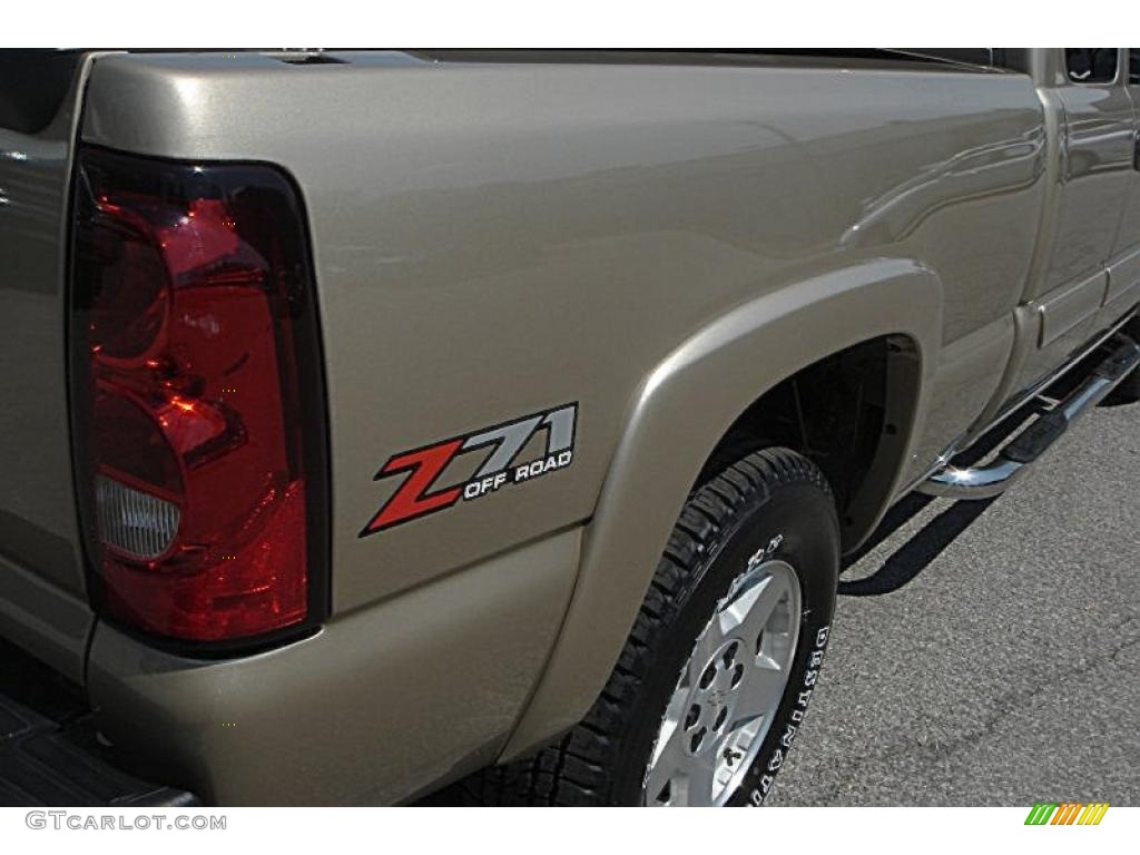 2007 Silverado 1500 Classic Z71 Extended Cab 4x4 - Sandstone Metallic / Dark Charcoal photo #6