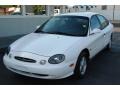 1999 Vibrant White Ford Taurus SE  photo #2