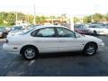 1999 Vibrant White Ford Taurus SE  photo #6