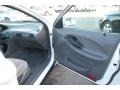 1999 Vibrant White Ford Taurus SE  photo #16