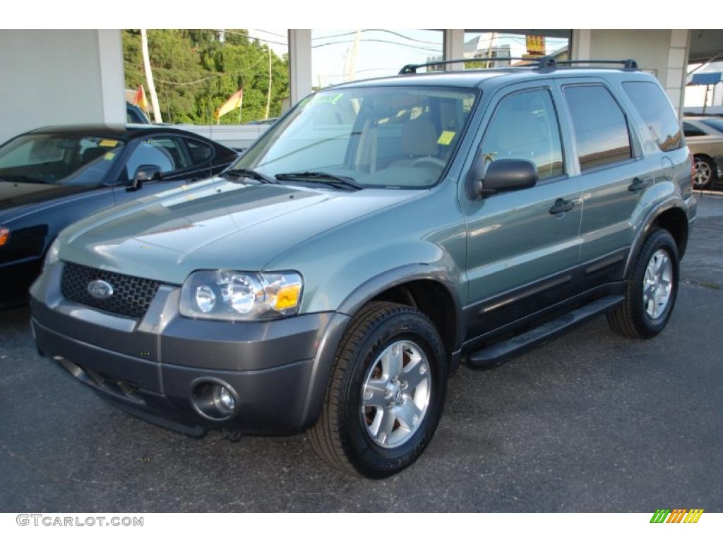 2006 Escape XLT V6 - Titanium Green Metallic / Medium/Dark Pebble photo #2