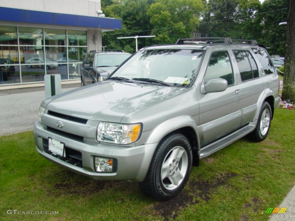 2001 QX4 4x4 - Silver Sage Metallic / Graphite photo #2