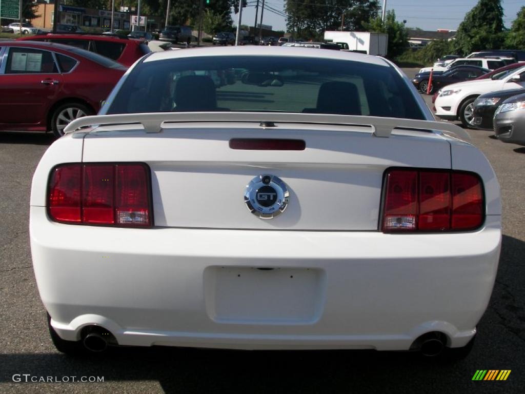 2007 Mustang GT Premium Coupe - Performance White / Dark Charcoal photo #3