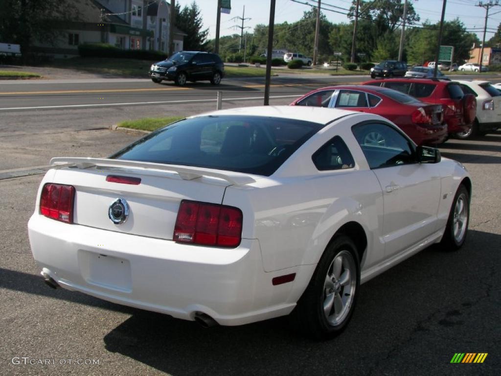 2007 Mustang GT Premium Coupe - Performance White / Dark Charcoal photo #4
