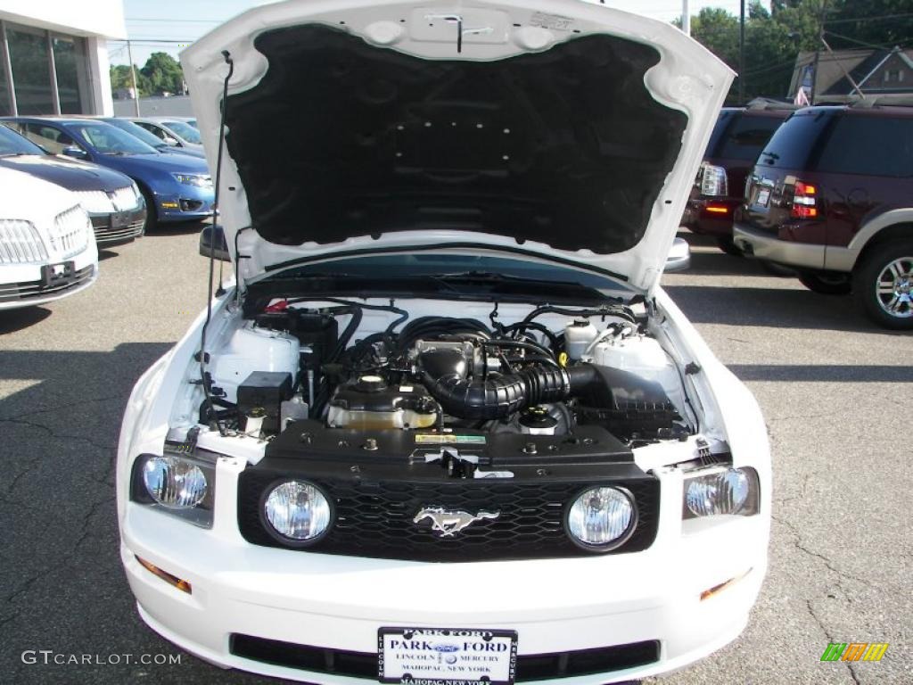 2007 Mustang GT Premium Coupe - Performance White / Dark Charcoal photo #12