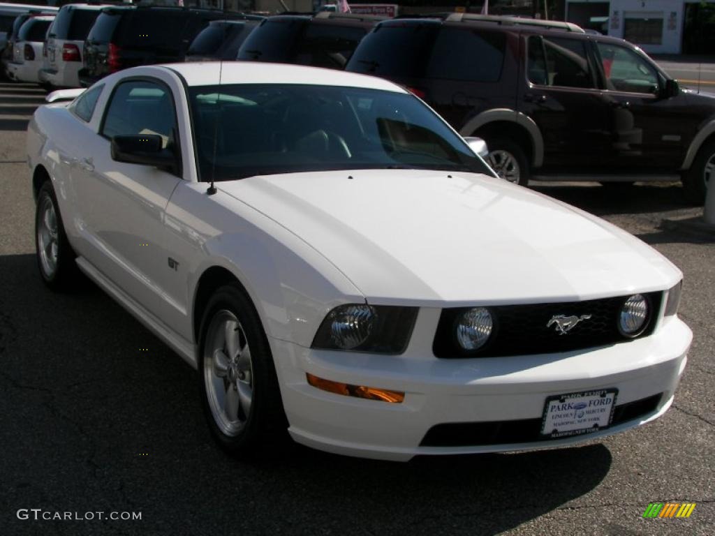 2007 Mustang GT Premium Coupe - Performance White / Dark Charcoal photo #16