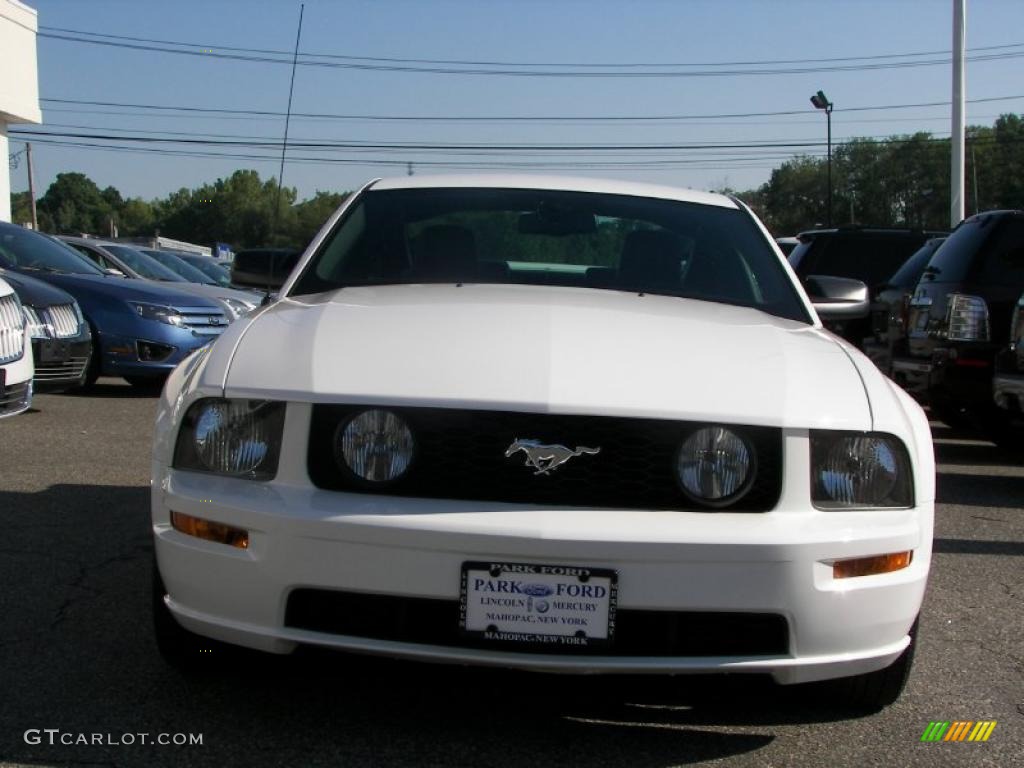 2007 Mustang GT Premium Coupe - Performance White / Dark Charcoal photo #21