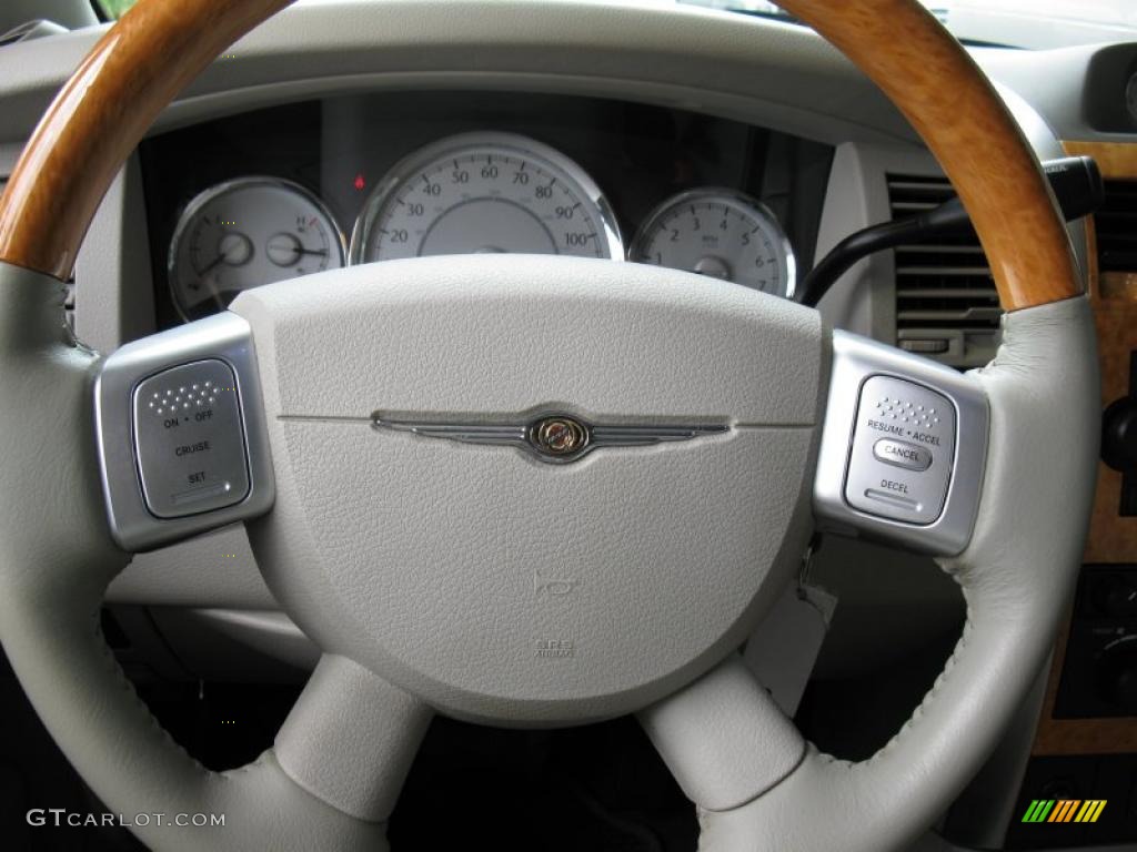 2007 Aspen Limited HEMI - Light Khaki Beige Metallic / Dark Khaki/Light Graystone photo #21