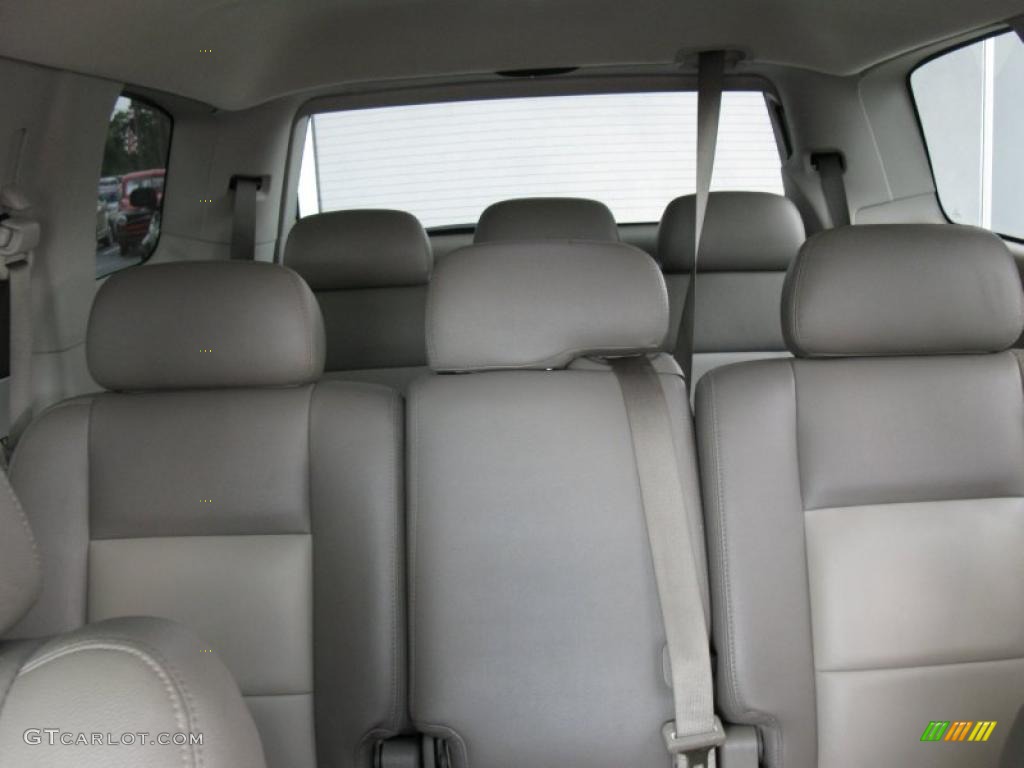 2007 Aspen Limited HEMI - Light Khaki Beige Metallic / Dark Khaki/Light Graystone photo #23