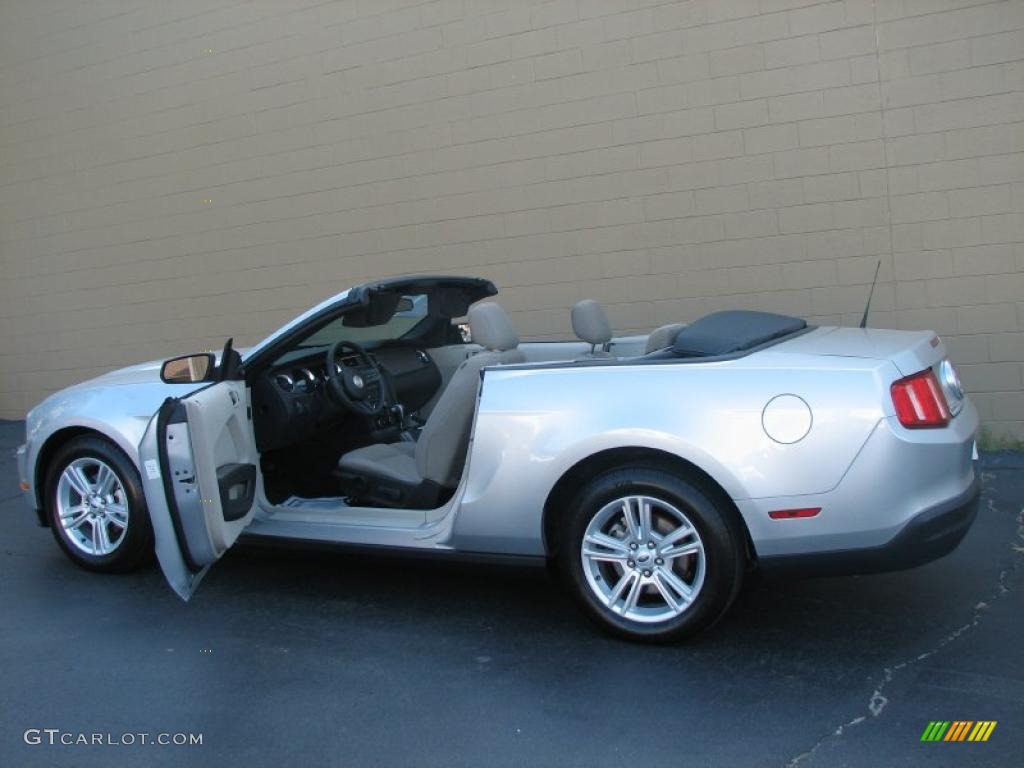 2010 Mustang V6 Convertible - Brilliant Silver Metallic / Stone photo #8