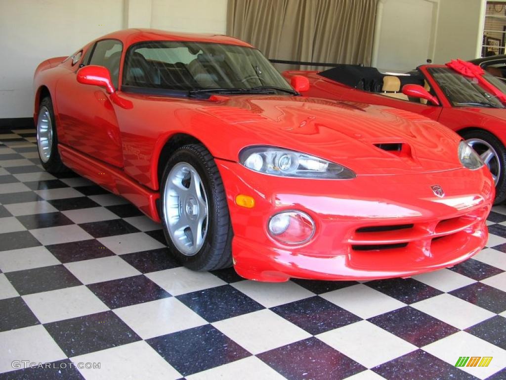 1997 Viper GTS - Viper Red / Black photo #1