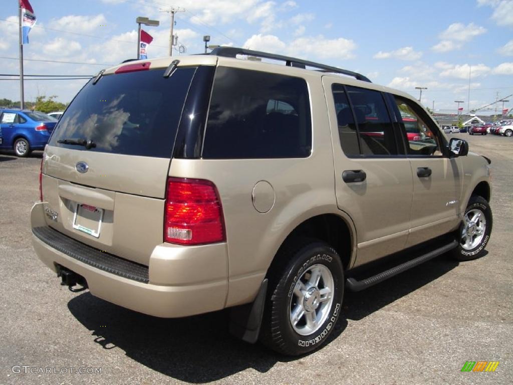 2004 Explorer XLT - Pueblo Gold Metallic / Medium Parchment photo #5