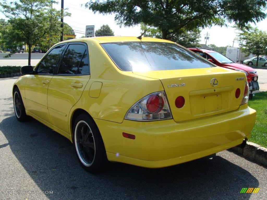 2002 IS 300 - Solar Yellow / Black photo #2