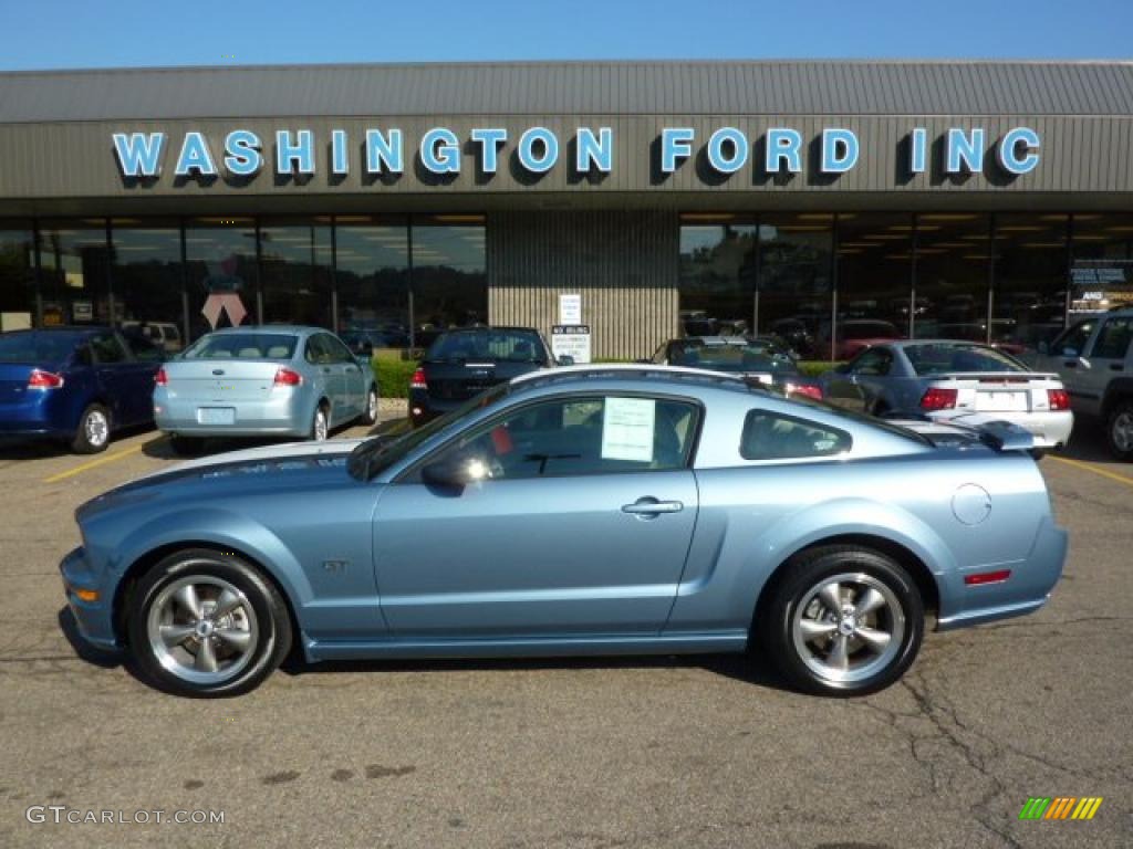 2006 Mustang GT Premium Coupe - Windveil Blue Metallic / Light Parchment photo #1