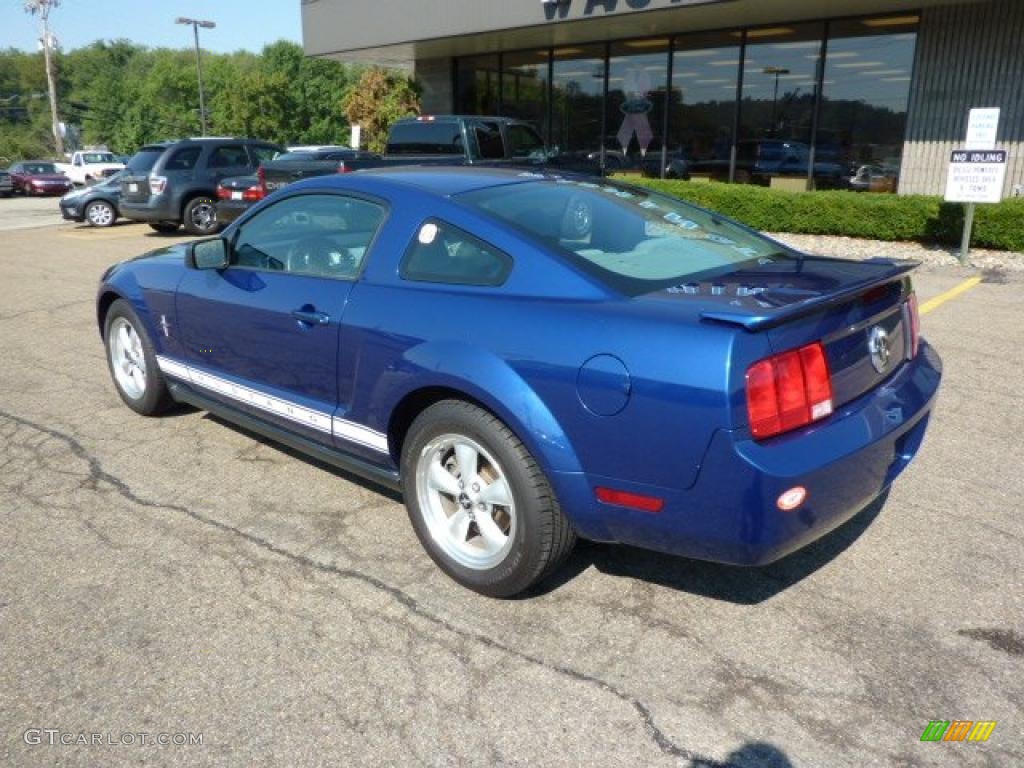 2007 Mustang V6 Deluxe Coupe - Vista Blue Metallic / Light Graphite photo #2