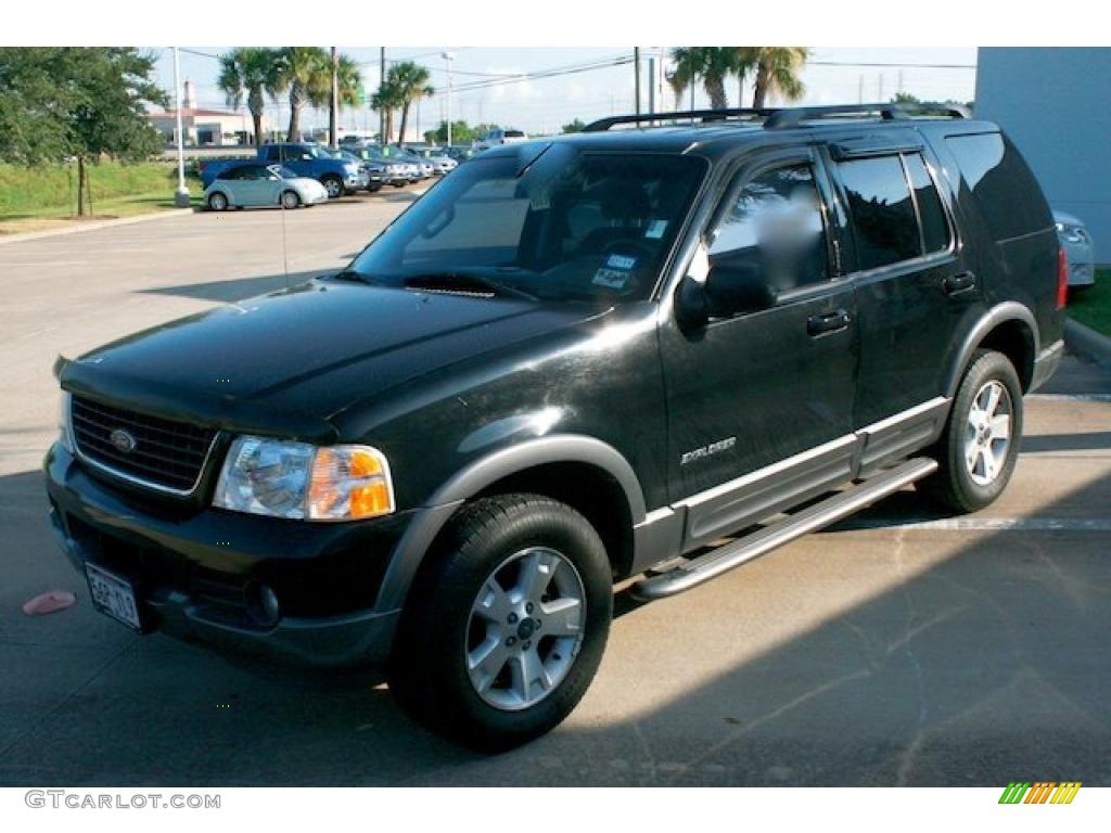 2002 Explorer XLT - Black Clearcoat / Graphite photo #3