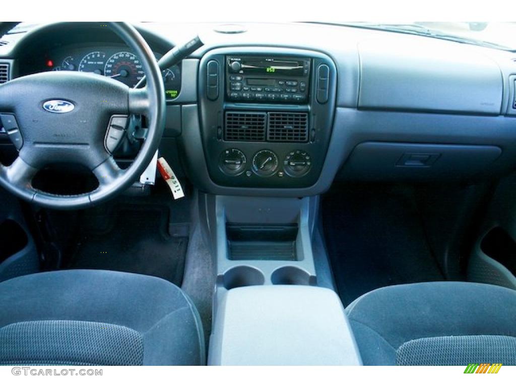 2002 Explorer XLT - Black Clearcoat / Graphite photo #7