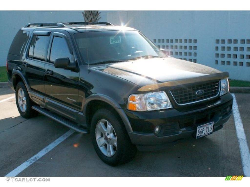 2002 Explorer XLT - Black Clearcoat / Graphite photo #17