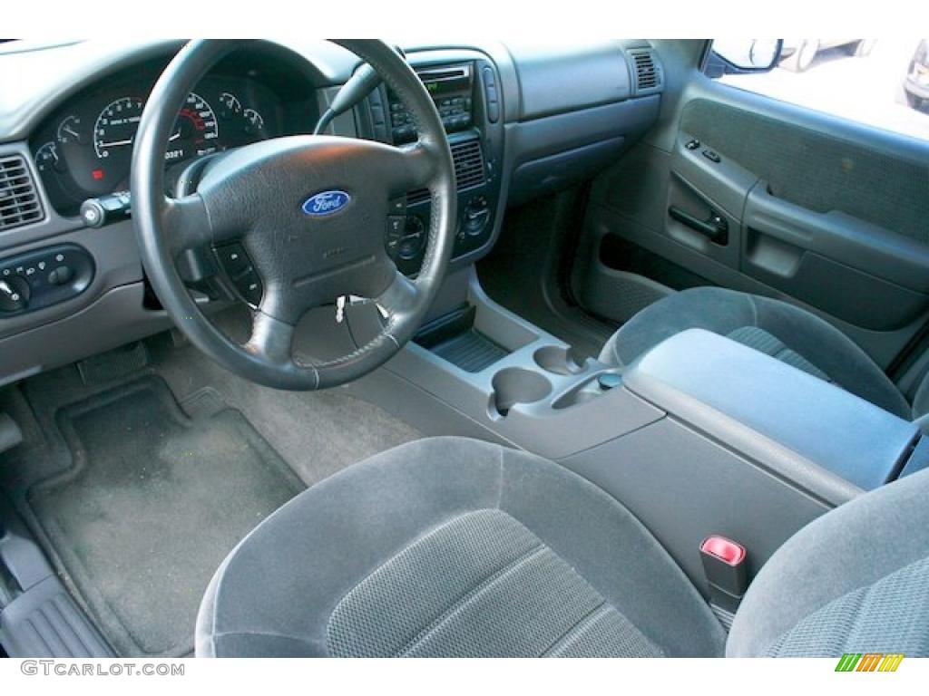 2002 Explorer XLT - Black Clearcoat / Graphite photo #19