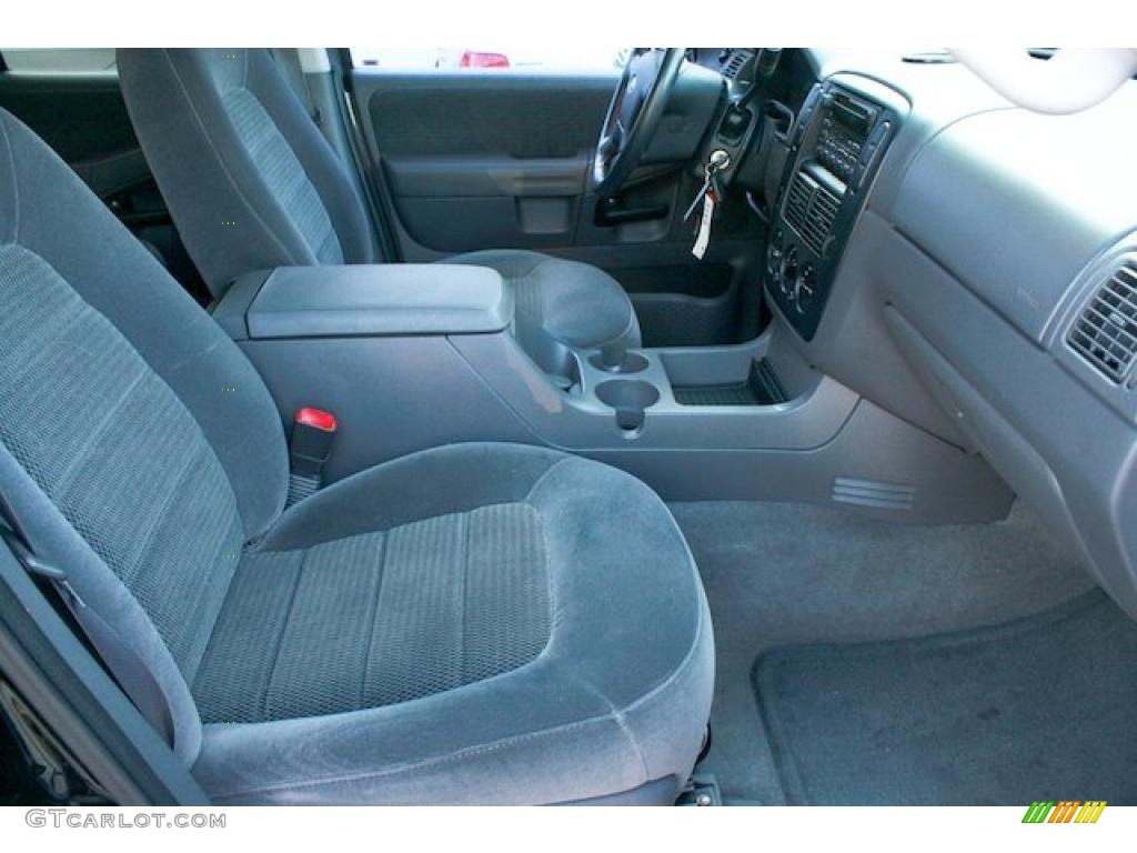 2002 Explorer XLT - Black Clearcoat / Graphite photo #31