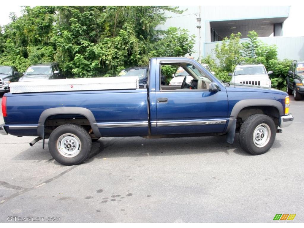 1998 C/K 2500 K2500 Regular Cab 4x4 - Indigo Blue Metallic / Beige photo #4