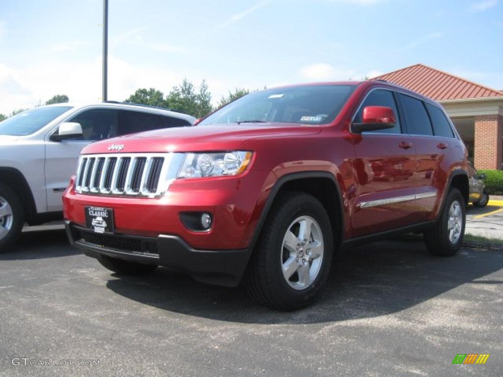 2011 Grand Cherokee Laredo 4x4 - Inferno Red Crystal Pearl / Black photo #1