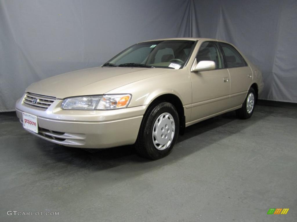 1997 Camry LE - Cashmere Beige Metallic / Beige photo #1