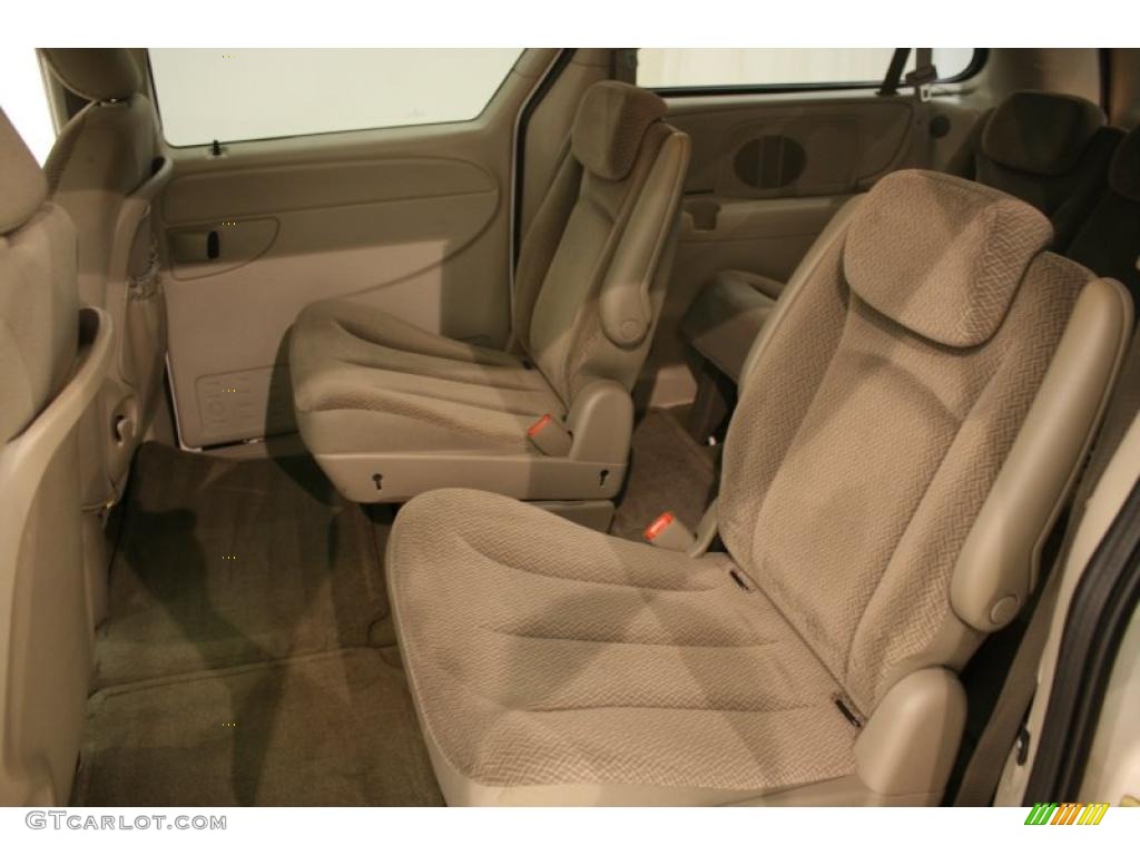 2006 Grand Caravan SE - Stone White / Dark Khaki/Light Graystone photo #16