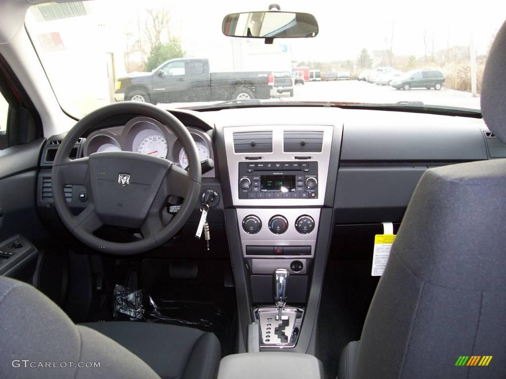 2009 Avenger SE - Tor Red / Dark Slate Gray photo #12