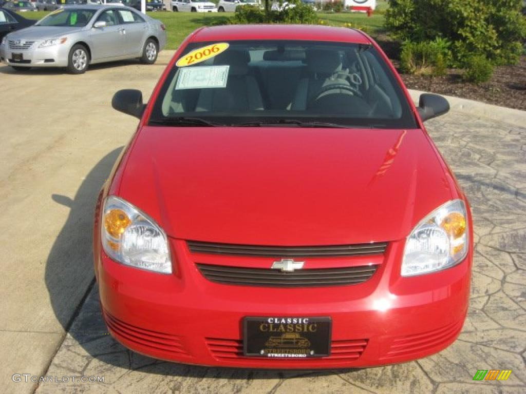 2006 Cobalt LS Coupe - Victory Red / Gray photo #2