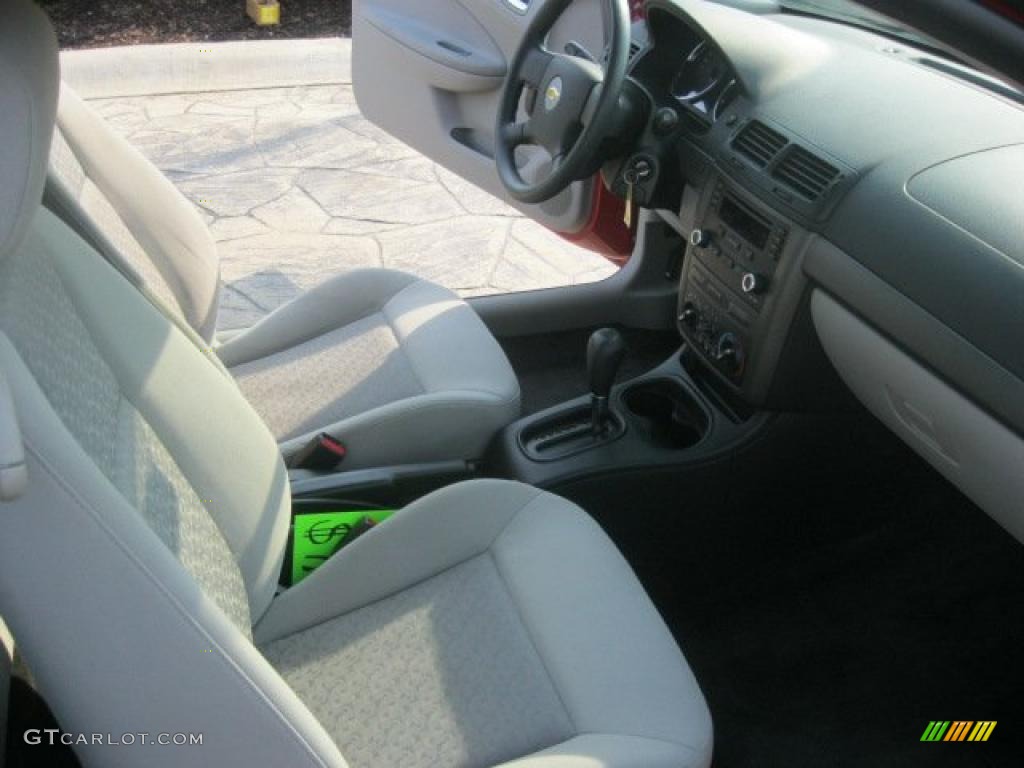 2006 Cobalt LS Coupe - Victory Red / Gray photo #23