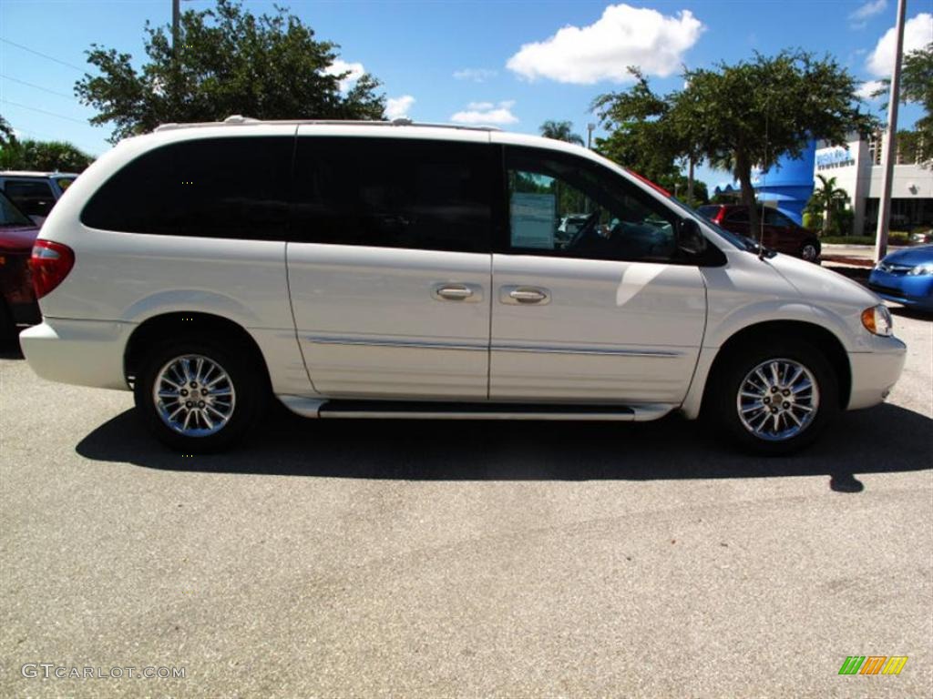 2003 Town & Country Limited - Stone White / Taupe photo #2