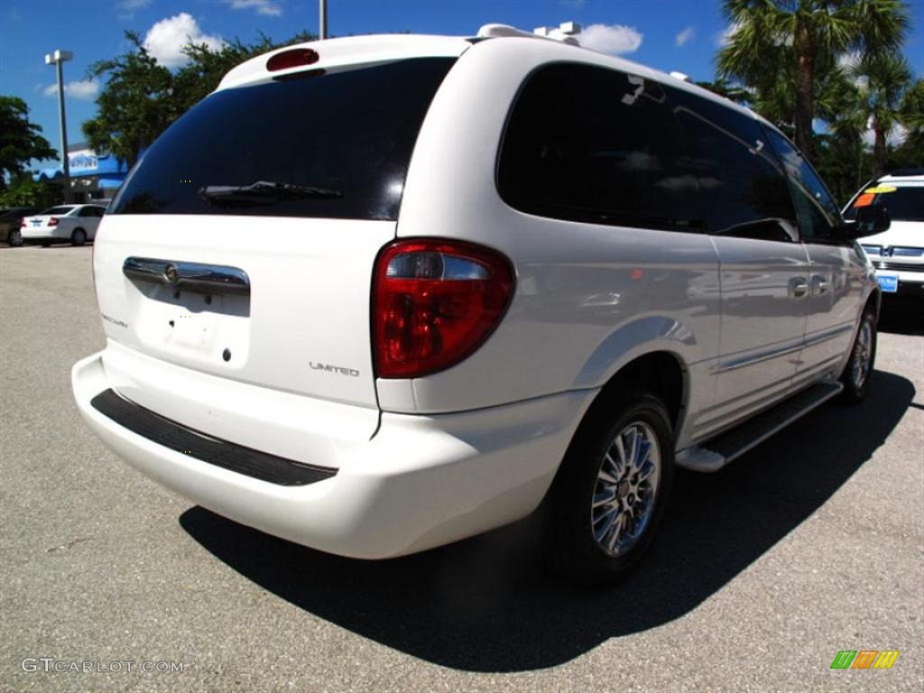 2003 Town & Country Limited - Stone White / Taupe photo #3