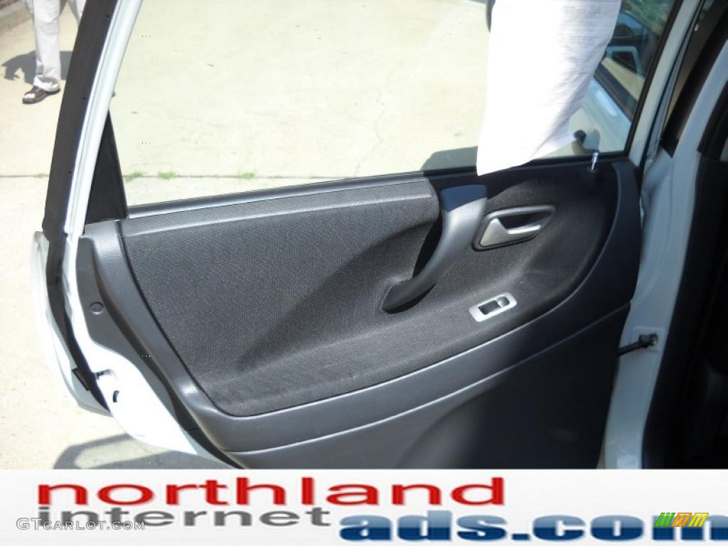 2006 Aerio SX AWD Sport Wagon - White Pearl / Black photo #9