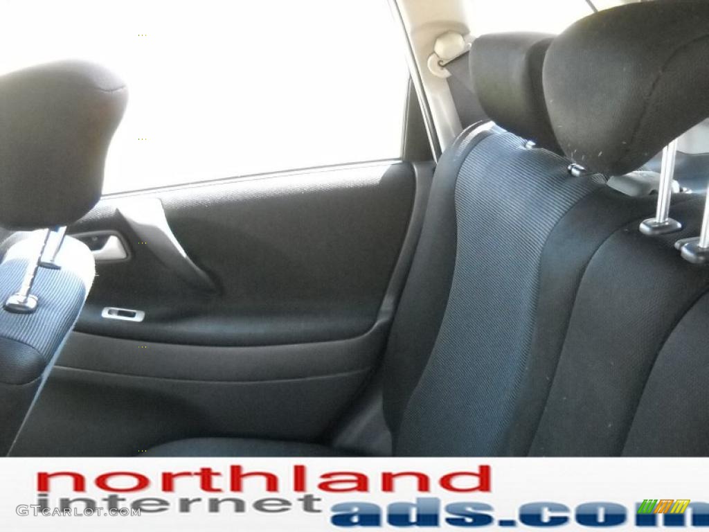 2006 Aerio SX AWD Sport Wagon - White Pearl / Black photo #11