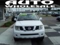 2005 Avalanche White Nissan Pathfinder LE 4x4  photo #2