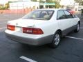 Diamond White Pearl - ES 300 Photo No. 3