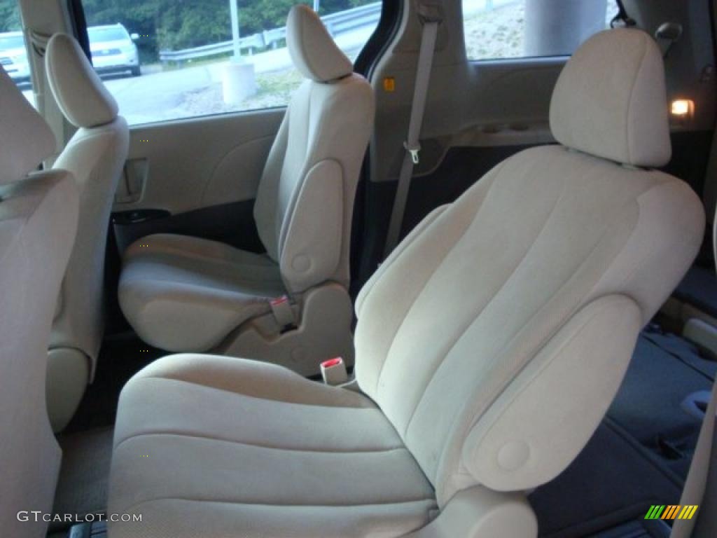 2011 Sienna  - Salsa Red Pearl / Light Gray photo #9