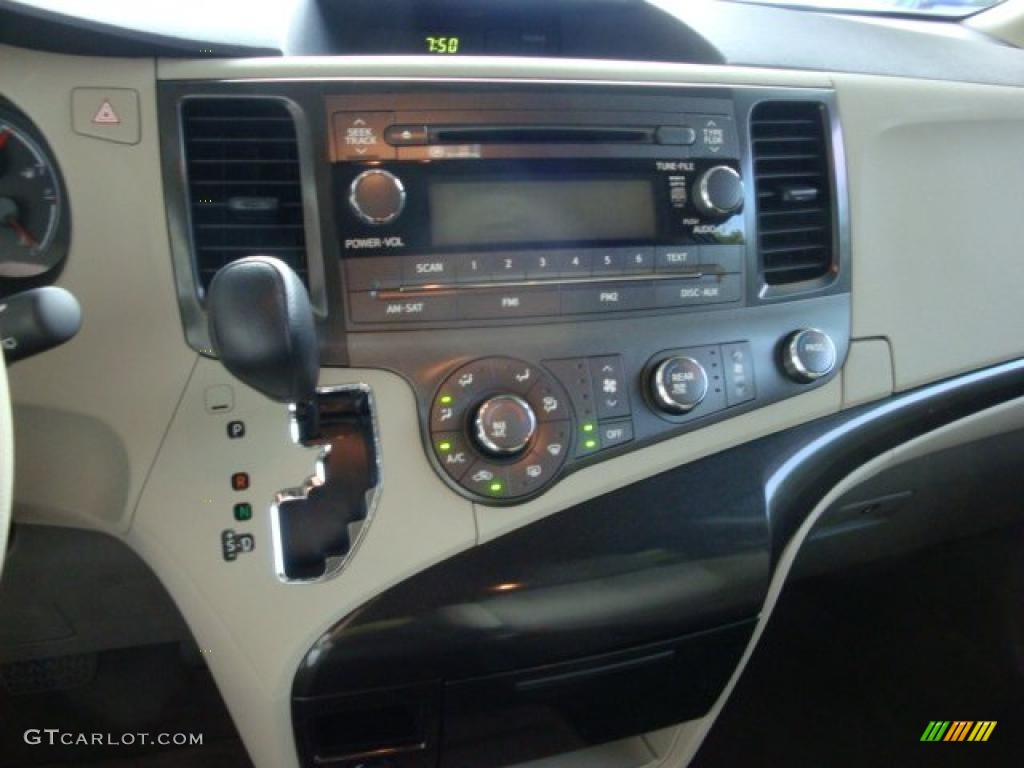2011 Sienna  - Salsa Red Pearl / Light Gray photo #13
