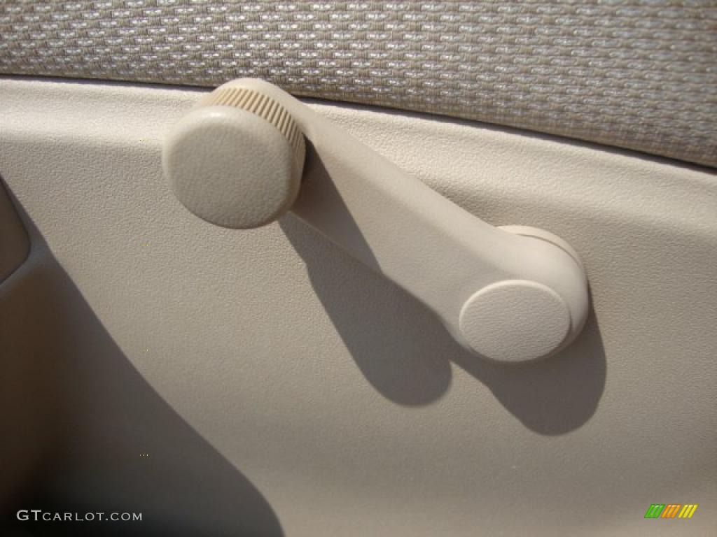 2009 Rio LX Sedan - Clear White / Beige photo #16