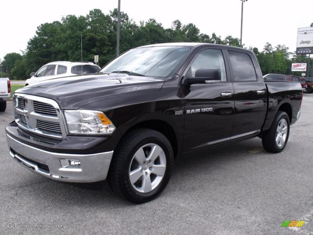 2011 Ram 1500 Big Horn Crew Cab - Rugged Brown Pearl / Light Pebble Beige/Bark Brown photo #4