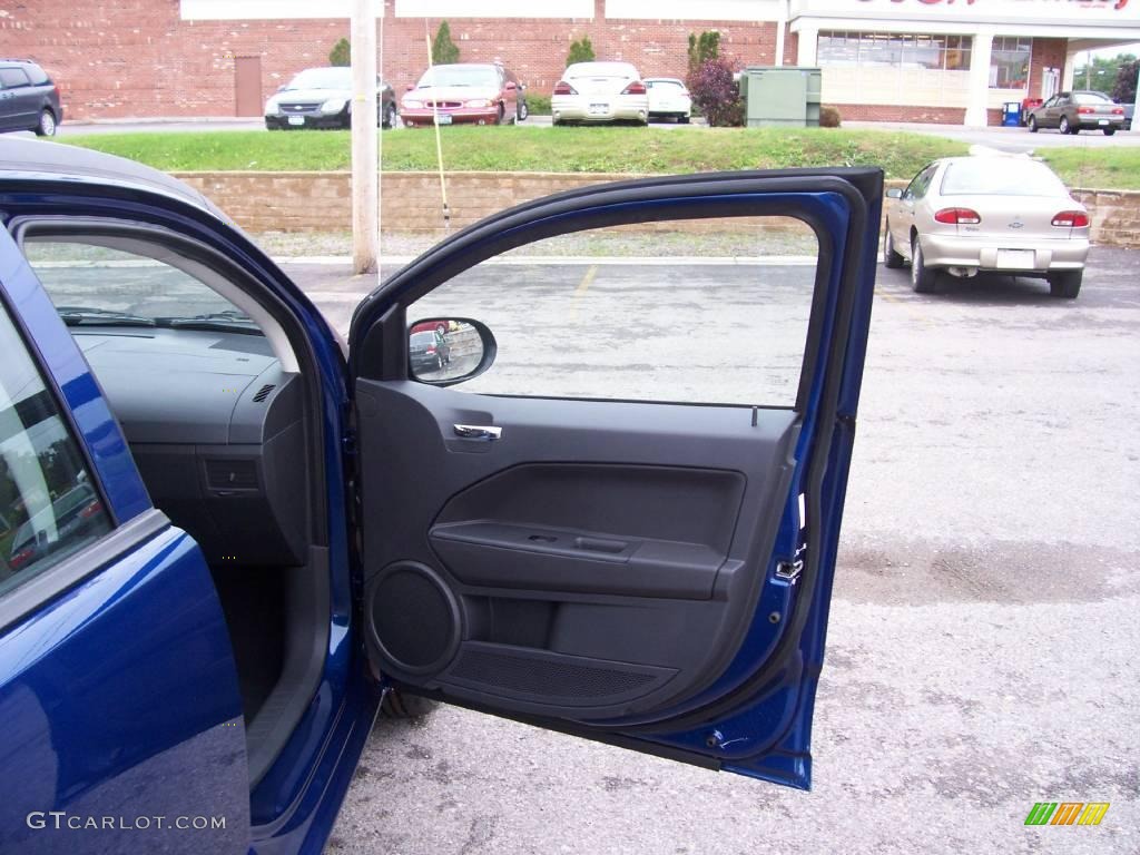 2009 Caliber SXT - Deep Water Blue Pearl / Dark Slate Gray photo #11