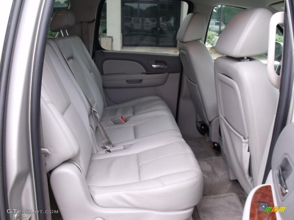 2007 Suburban 1500 LT - Silver Birch Metallic / Light Titanium/Dark Titanium photo #17