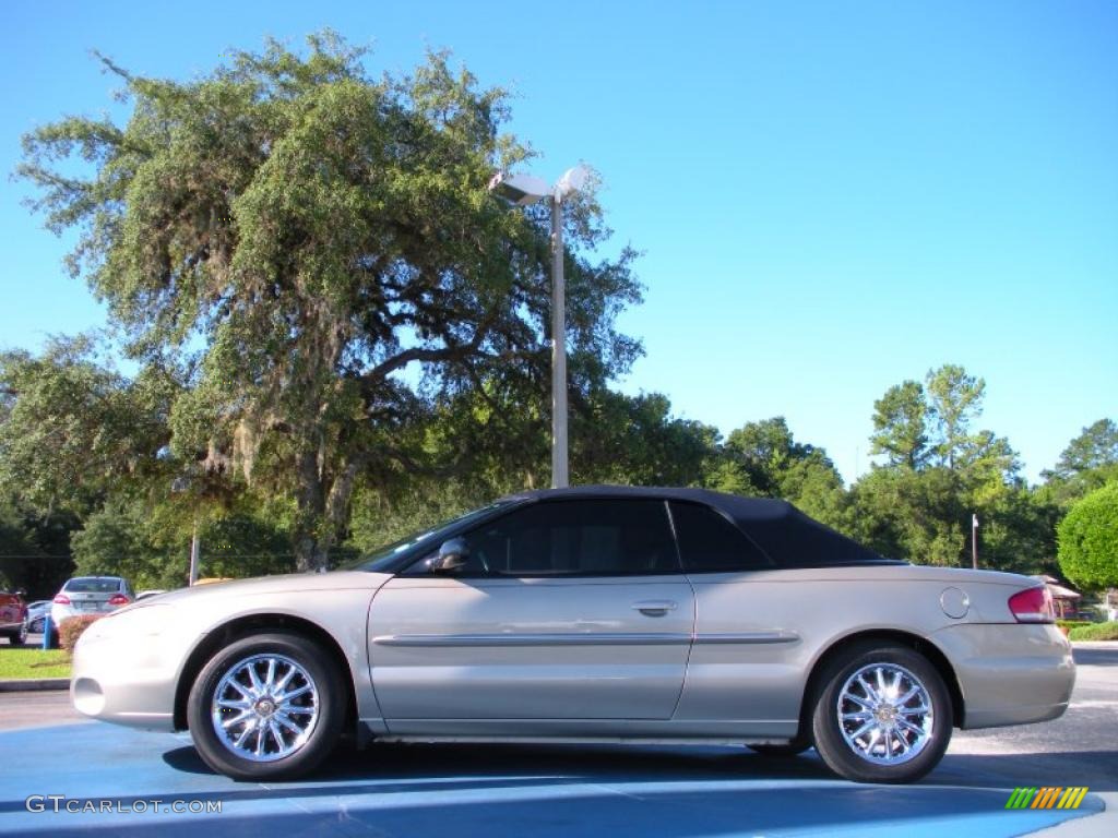 2002 Sebring Limited Convertible - Light Almond Pearl Metallic / Deep Royal Blue photo #2