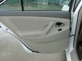 Super White - Camry LE Photo No. 31