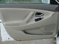 Super White - Camry LE Photo No. 34