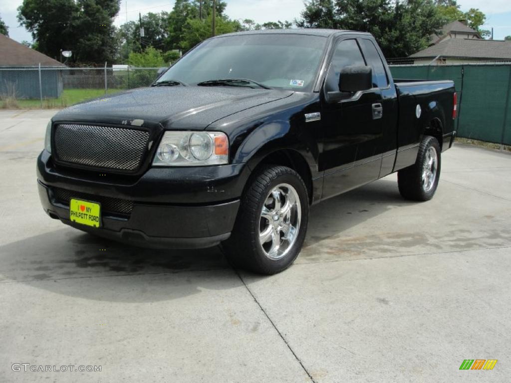2004 F150 XL Regular Cab - Black / Dark Flint photo #7
