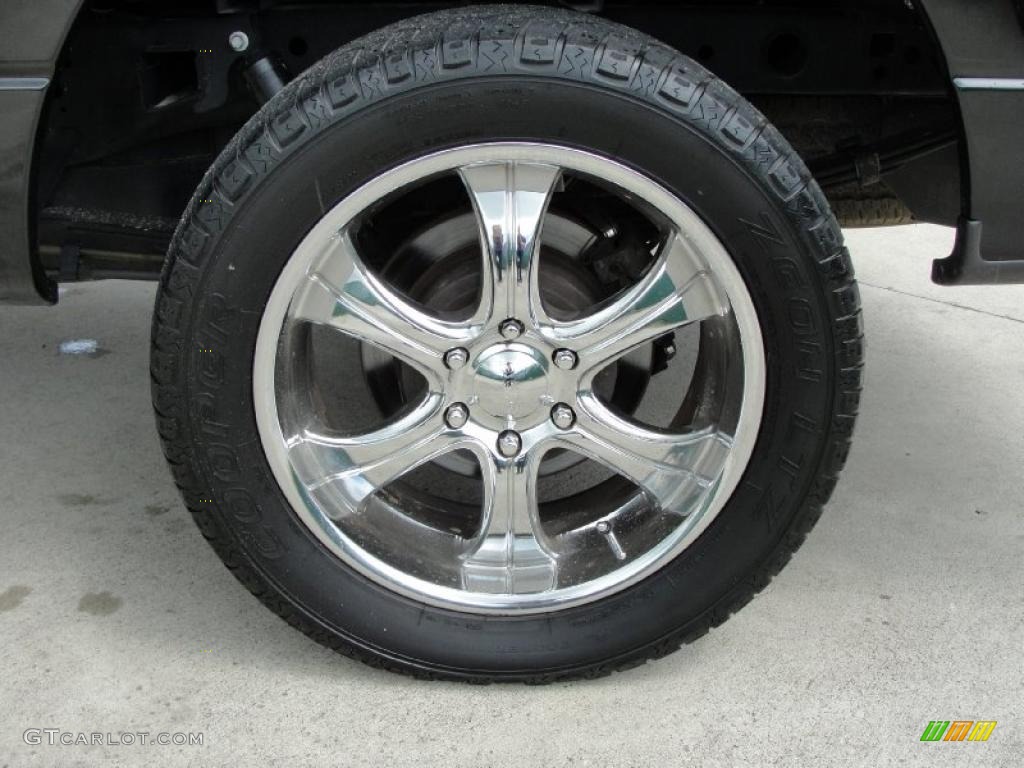 2004 F150 XL Regular Cab - Black / Dark Flint photo #17